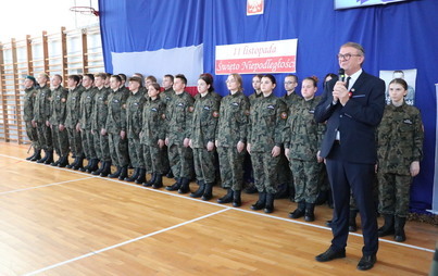 Zdjęcie do Ślubowanie klas mundurowych w &bdquo;Kołłątaju&rdquo;