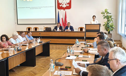 Widok na salę sesyjną podczas obrad.