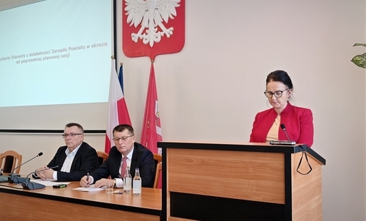 Starosta podczas przekazywania Sprawozdania z działąn Zarządu.